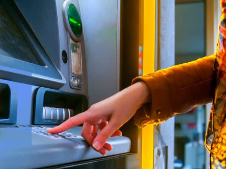 AC is installed in ATM not for your comfort but for this special reason ATM में एसी आपके आराम के लिए नहीं बल्कि इस खास वजह से लगाया जाता है