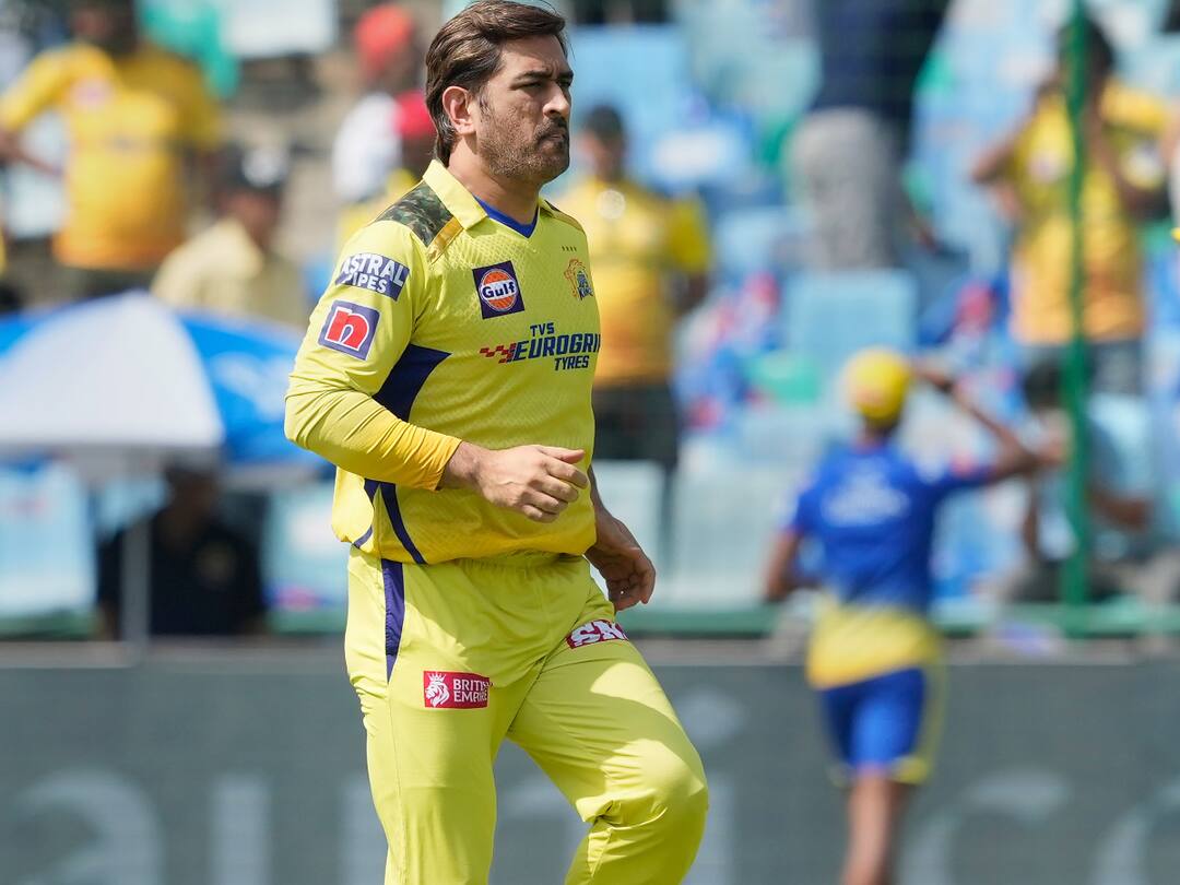 CSK Coach Michael Hussey Provides Worrying Update On MS Dhoni's Fitness Ahead Of IPL 2023 Playoffs CSK Coach Provides Worrying Update On MS Dhoni's Fitness Ahead Of IPL 2023 Playoffs