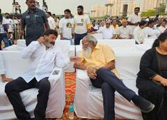 In Pics: ఎన్టీఆర్ శతజయంతి వేడుక: చంద్రబాబుతో రామ్‌చరణ్, బాలయ్యతో చైతు - రేర్ మీటింగ్స్ ఫోటోలు