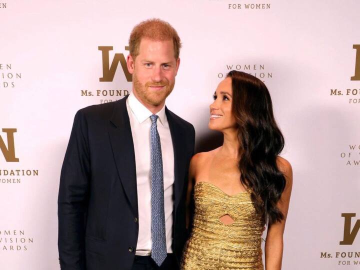 प्रिंस हैरी और मेगन मर्केल मैसेज पर स्माइली की जगह भूत वाली इमोजी भेजते थे.