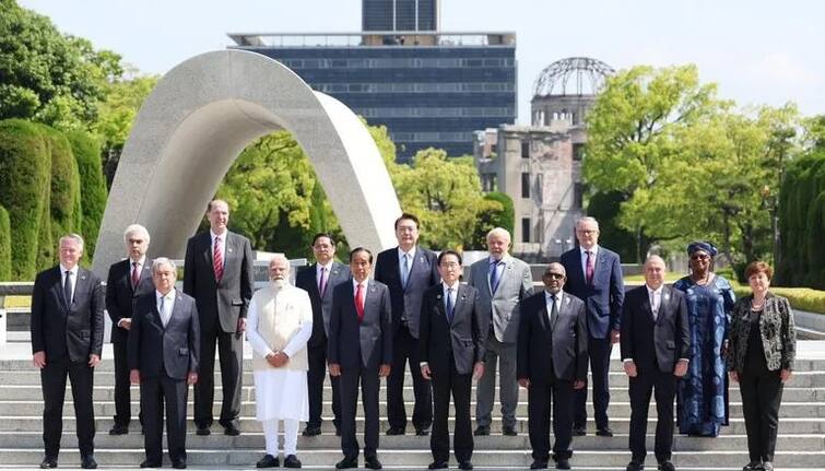 Today is the second day of Prime Minister's visit to Japan, tribute paid to those killed in the nuclear attack in Hiroshima PM Modi Japan Visit: વડાપ્રધાનની જાપાન મુલાકાતનો આજે બીજો દિવસ, હિરોશિમામાં પરમાણુ હુમલામાં માર્યા ગયેલા લોકોને આપી શ્રદ્ધાંજલિ