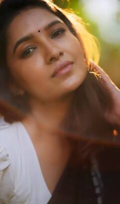 Vani bhojan : ஹையோ ஹையோ ஹையோ கொல்லுறாலே..நடிகை வாணி போஜனின் ரீசண்ட் சாரி க்ளிக்ஸ்!