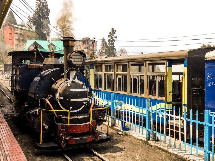 इसके बाद आवेदन पत्र भरना होगा और इसे वेरिफाई भी करवाना होगा. अगर सब ठीक रहा तो कंफर्म टिकट जारी किया जाएगा.