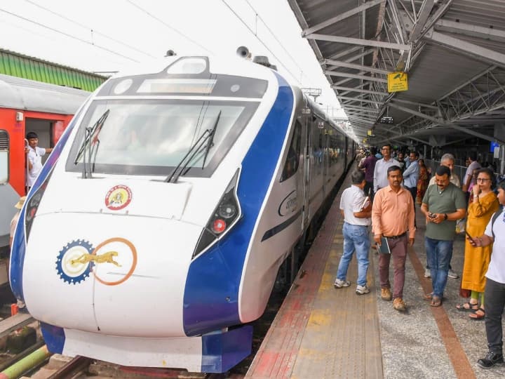 Vande Bharat Express: नॉर्थ ईस्ट को मिलने वाली है पहली वंदे भारत एक्सप्रेस, गुवाहाटी-न्यू जलपाईगुड़ी रूट पर हुआ ट्रायल रन