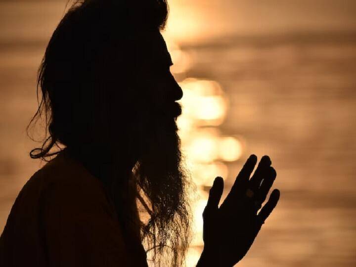इस पैकेज में ट्रेन में स्लीपर या थर्ड एसी में यात्रा करने को मिलेगा. इसमें आपको ट्रेन टिकट के अलावा घूमने के लिए कैब, बस की भी सुविधा मिलेगी.