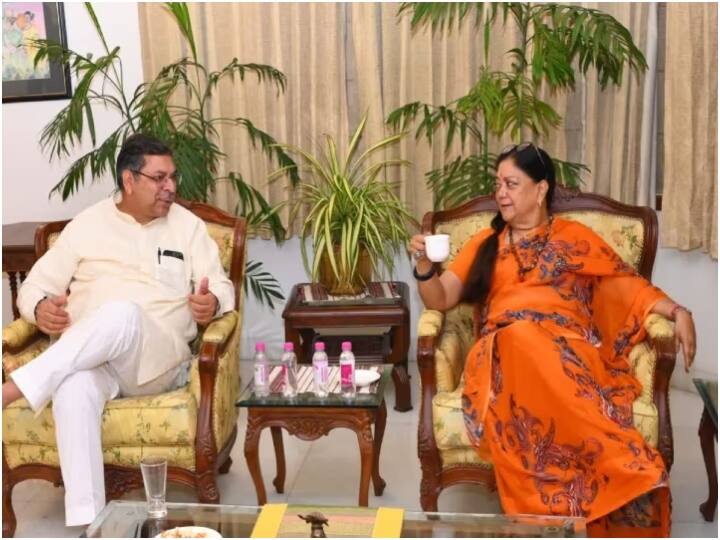 International tea day vasundhara raje and satish poonia photo viral on social media Rajasthan News ann Rajasthan: चाय दिवस पर वसुंधरा राजे और सतीश पूनियां की इस तस्वीर चर्चा में, जानें- क्या है वजह?