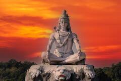 Shiv: সোমবার শুভ যোগ, মহাদেবের আশীর্বাদ পেতে অবশ্যই করুন এই কাজগুলি