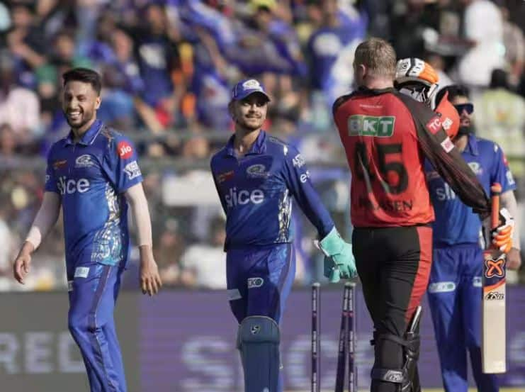 mumbai indians playoffs after beat sunrisers hyderabad mi vs srh latest points table ipl 2023  IPL 2023 Points Table: પ્લેઓફની રેસમાં આગળ નિકળી મુંબઈ ઈન્ડિયન્સ, વાંચો RCB કઈ રીતે બનાવી શકે છે જગ્યા