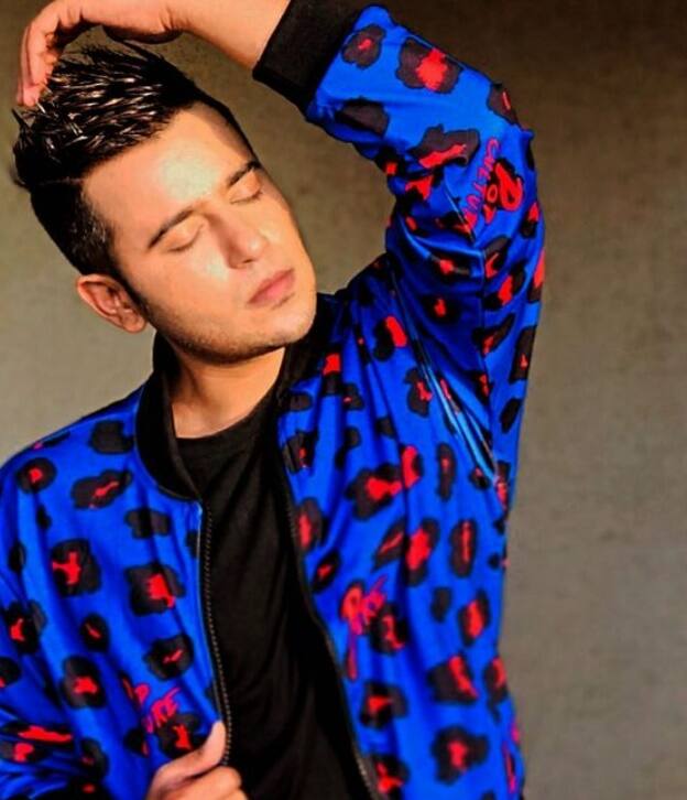 आदित्य सिंह राजपूत स्पिल्टसविला सीजन 9 के पॉपुलर कंटेस्टेंट्स में से एक रहे. उन्होंने एकता कपूर का शो गंदी बात में भी काम किया.