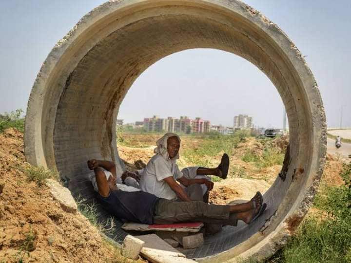 राष्ट्रीय राजधानी शहर के नजफगढ़ और स्पोर्ट्स कॉम्प्लेक्स स्टेशनों पर तापमान 46 डिग्री के पार चला गया.