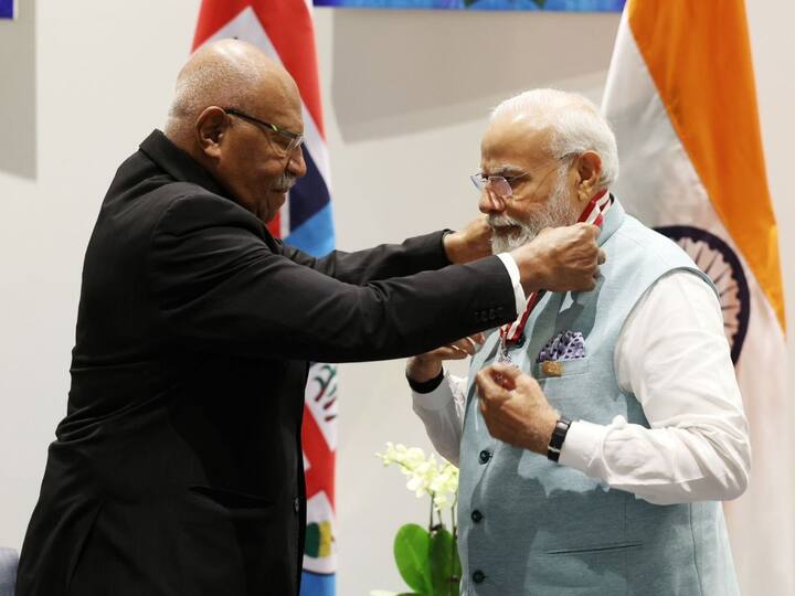 The Prime Minister dedicated the honor to the people of India and to the generations of Fiji-Indian community, who have played a key role in the special and enduring bond between the two countries.(Image Credit: MEA India)