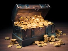 गड़ा हुआ सोने का खजाना मिलने पर सबसे पहले क्या करें? कानून नहीं जाना तो हो जाएगी जेल