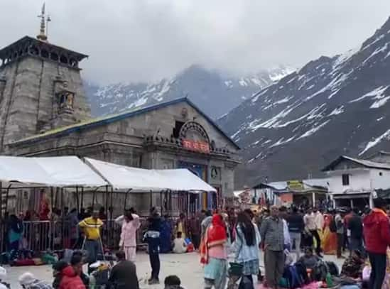 kedarnath-yatra-4-lakh-and-50-thousand-devotees-visited-baba-kedar-in-less-than-one-month Kedarnath Yatra 2023: ਪਿਛਲੇ ਸਾਲ ਦੀ ਕੇਦਾਰਨਾਥ ਯਾਤਰਾ ਦਾ ਟੁੱਟ ਸਕਦਾ ਰਿਕਾਰਡ, ਜਾਣੋ ਹੁਣ ਤੱਕ ਕਿੰਨੇ ਭਗਤਾਂ ਨੇ ਕੀਤੇ ਦਰਸ਼ਨ