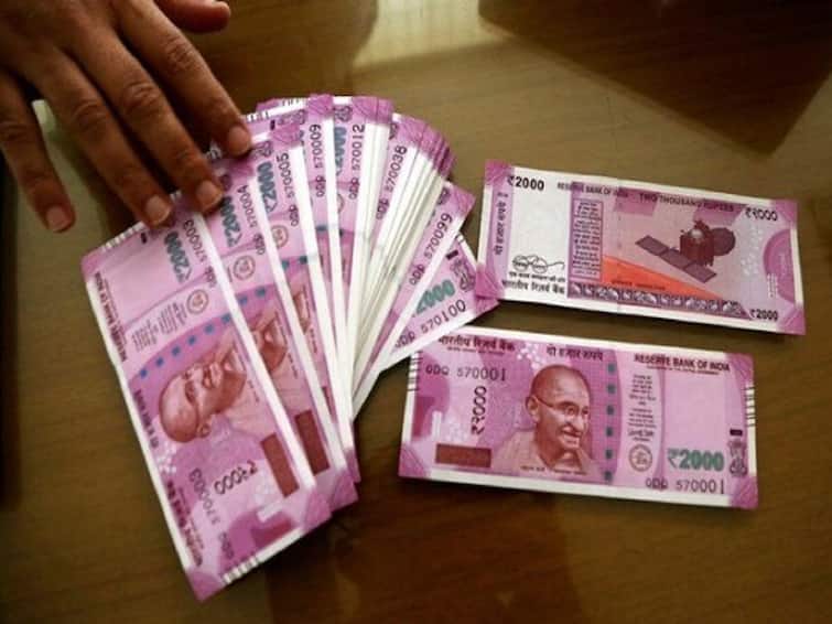 Start Exchange Rs 2000 Notes From Tomorrow 23 May from all banks Rs 2000 Note : ना फॉर्म भरायचा त्रास...ना ओळखपत्राची आवश्यकता; उद्यापासून बदलता येणार 2000 रुपयांच्या नोटा