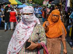 Weather Today: भीषण गर्मी की चपेट में दिल्ली, पारा 46 डिग्री के पार, तस्वीरों में देखें लोगों का हाल