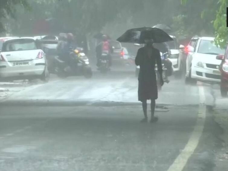 The Chennai Meteorological Department has informed that 18 districts of Tamil Nadu are likely to receive rain in the next 3 hours. Weather :தமிழகத்தில் அடுத்த 3 மணி நேரத்தில் 18 மாவட்டங்களில் மழைக்கு வாய்ப்பு.. எந்தெந்த மாவட்டங்கள்?