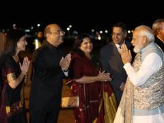 PM Modi Australia Visits: ऑस्ट्रेलिया पहुंचे पीएम मोदी का एयरपोर्ट पर जोरदार स्वागत, भारी संख्या में मौजूद थे भारतीय समुदाय के लोग