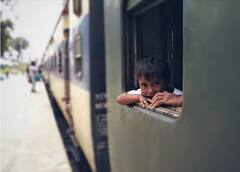 ਟਰੇਨ 'ਚ ਸਫਰ ਕਰਦੇ ਸਮੇਂ ਨਹੀਂ ਹੋਵੇਗੀ ਕੋਈ ਦਿੱਕਤ, ਬੱਸ ਇਨ੍ਹਾਂ 5 ਨਿਯਮਾਂ ਦਾ ਰੱਖੋ ਧਿਆਨ