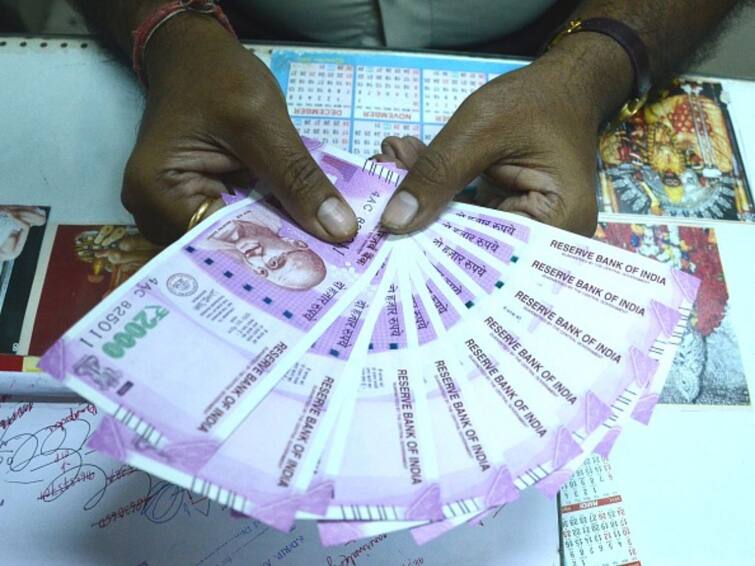 Rs 2000 Note Exchange: RBI Says Banks To Start Accepting Currency Notes Starting May 23 Rs 2000 Note Exchange: RBI Says Banks To Start Accepting Currency Notes Starting May 23