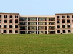 दिल्ली के निजी स्कूल में कलावा बांधने पर बवाल, छात्रों ने जमकर काटा हंगामा, स्कूल प्रशासन ने...