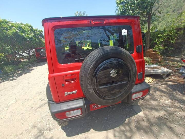 The SUV has disc/drum brakes at front/rear while the kerb weight is 1210kg for the top-end AT. (Image Source: Somnath Chatterjee)