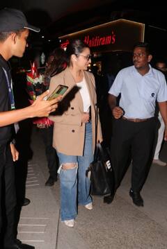 सगाई के बाद पहली बार कैजुअल्स में नजर आईं Parineeti Chopra, चेहरे पर दिखी मंद-मंद मुस्कान