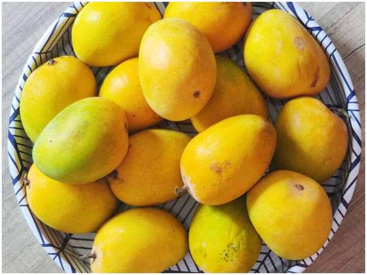 Here are the health hazards of eating mangoes grown with chemicals Mangoes: రసాయనాలతో పండించిన మామిడి పండ్లను తింటే జరిగే ఆరోగ్య అనార్ధాలు ఇవిగో