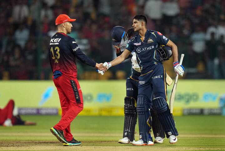 गुजरात टायटन्सने (GT) रॉयल चॅलेंजर्स बंगळुरुवर सहा गडी राखून दणदणीत विजय मिळवला. या पराभवासह आरसीबी संघ प्लेऑफच्या शर्यतीतून बाहेर पडला.