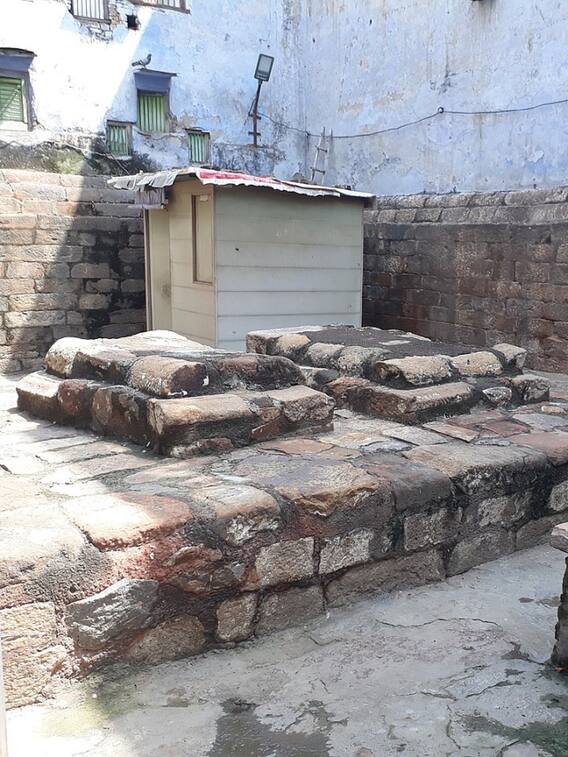 खंडहर में तब्दील हुआ भारत की पहली महिला शासक 'रजिया' का मकबरा