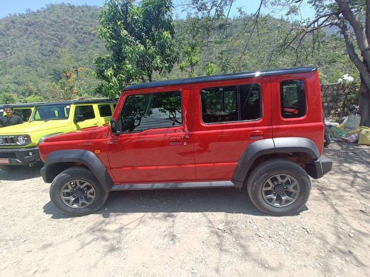 Other features include an Arkamys audio system plus automatic climate control, steering mounted controls, a rear view camera with parking sensors. (Image Source: Somnath Chatterjee)