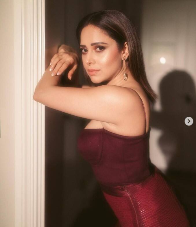 ਇਸ ਦੌਰਾਨ ਅਦਾਕਾਰਾ ਇਨ੍ਹੀਂ ਦਿਨੀਂ ਆਪਣੀ ਫਿਲਮ 'ਚਤਰਪਤੀ' ਨੂੰ ਲੈ ਕੇ ਸੁਰਖੀਆਂ 'ਚ ਹੈ।