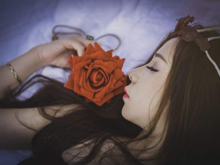 What is the science behind why another person appears in your dreams आपके सपने में कोई दूसरा व्यक्ति क्यों आता है, इसके पीछे की साइंस क्या है?