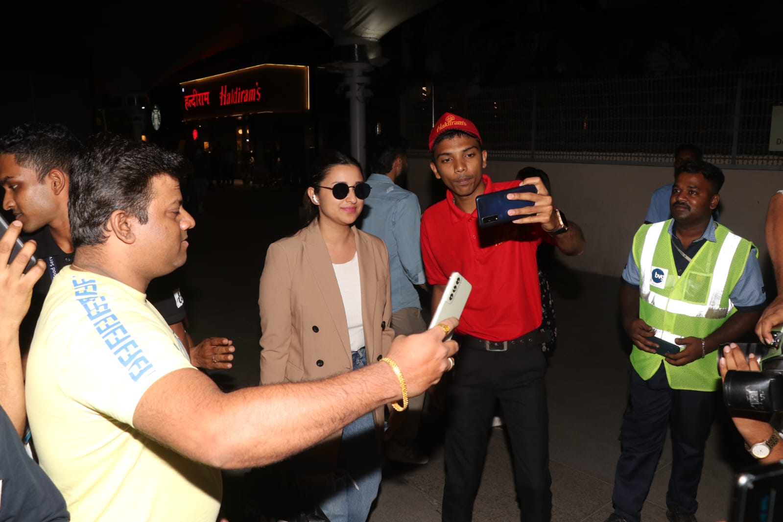 Parineeti Chopra Returns To Mumbai Post Her Engagement With Raghav Chadha, Poses With Fans At Airport