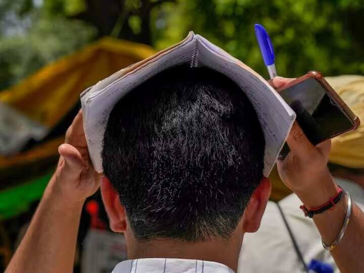 दिल्ली में रविवार 21 मई को चार जगहों पर अधिकतम तापमान 45 डिग्री सेल्सियस दर्ज किया गया.