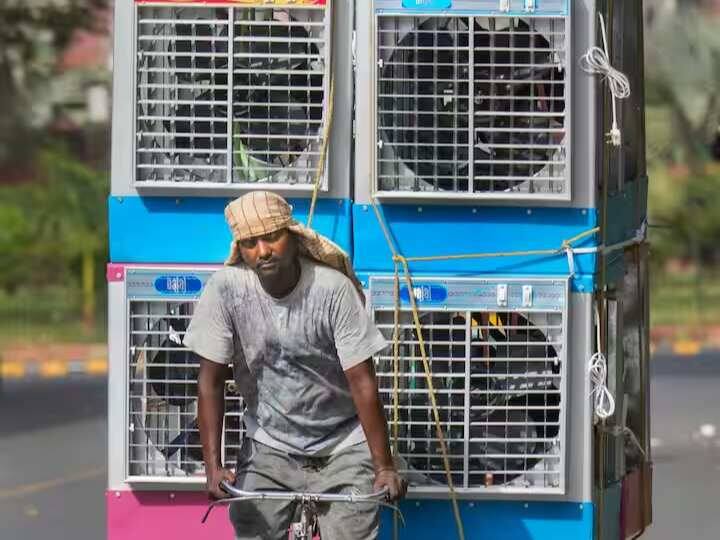 मौसम विभाग के अनुसार झारखंड के अलावा कल कहीं भी लू चलने के कम आसार है.