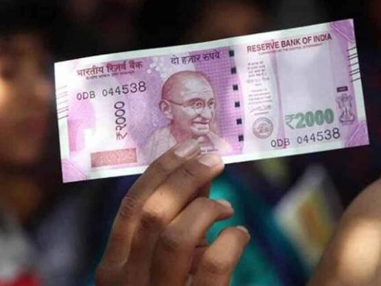 आरबीआयने म्हटलं की, 'दोन हजारांच्या नोटा चलनात आणण्याचं उद्दिष्ट पूर्ण झालं आहे.'