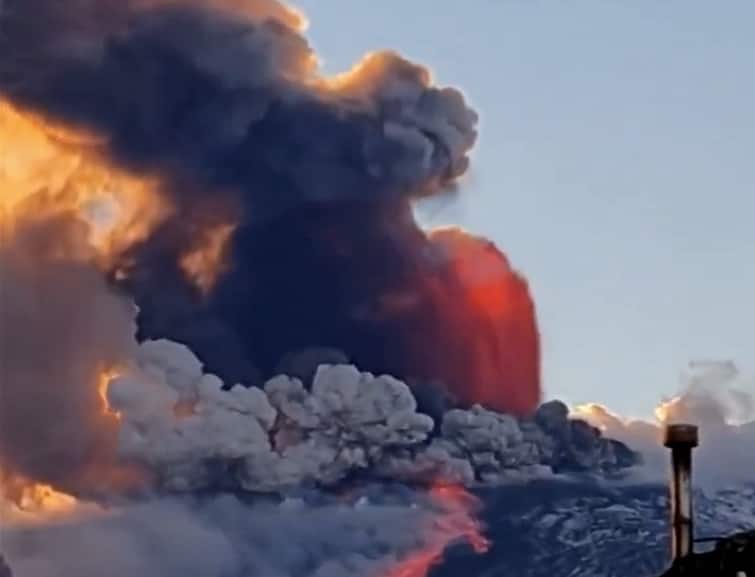 Europe’s tallest volcano erupted, smoke-dust spread up to 10 thousand feet height, see PHOTOS