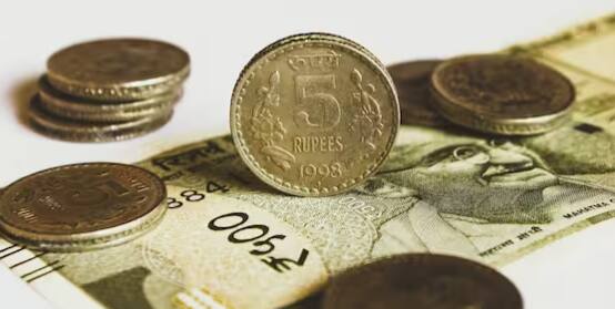 ਮੁਕਾਬਲੇ ਵਿੱਚ ਜਮ੍ਹਾਂ ਕਰਵਾਏ ਹਜ਼ਾਰਾਂ ਡਿਜ਼ਾਈਨਾਂ ਵਿੱਚੋਂ ਆਈਆਈਟੀ ਮੁੰਬਈ ਦੇ ਪੋਸਟ ਗ੍ਰੈਜੂਏਟ ਵਿਦਿਆਰਥੀ ਉਦੈ ਕੁਮਾਰ ਦੇ ਚਿੰਨ੍ਹ ਨੂੰ ਫਾਈਨਲ ਕੀਤਾ ਗਿਆ।