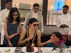 Sushmita Sen ने मिस यूनिवर्स जीत के 29 साल पूरे होने का मनाया जश्न, बेटियों संग काटा केक
