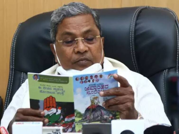 No shawls no flowers give books Karnataka CM Siddaramaiah pleads Karnataka CM: 