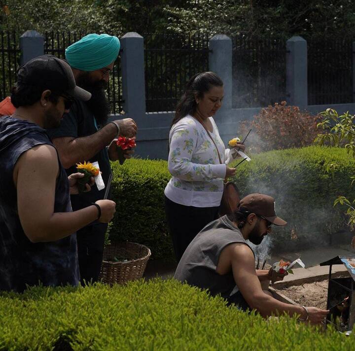 ਹੁਣ ਦਿਲਜੀਤ ਦੋਸਾਂਝ ਕੰਮ ਤੋਂ ਥੋੜ੍ਹੀ ਛੁੱਟੀ ਲੈਕੇ ਗੋਆ ਪਹੁੰਚੇ ਹਨ। ਇੱਥੇ ਕਲਾਕਾਰ ਖੂਬ ਮਜ਼ੇ ਕਰਦਾ ਨਜ਼ਰ ਆ ਰਿਹਾ ਹੈ।