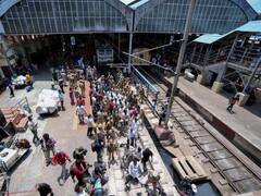 स्टेशन पर बिना रुके निकल गई पैसेंजर ट्रेन, देखते रह गए यात्री, फिर हुआ कुछ ऐसा