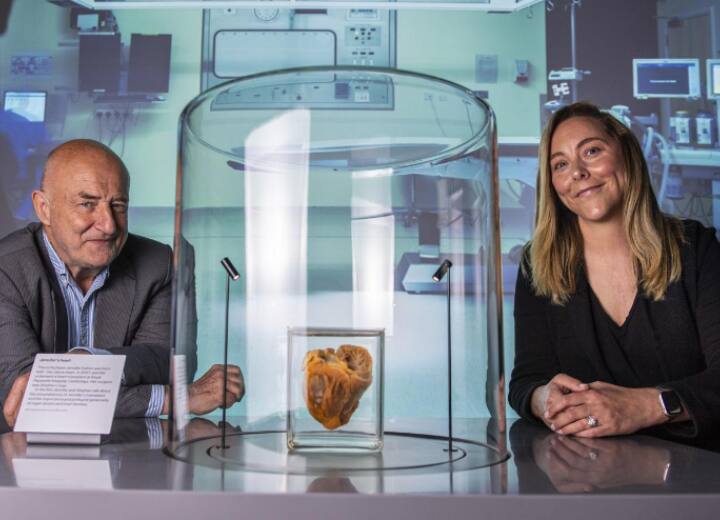 Woman Sees Her Own Heart On Display At Museum 16 Years After Transplant Surgery Viral: 16 साल बाद म्यूजियम में अपना ही ‘दिल’ देख हैरान रह गई यह महिला, जानें पूरी कहानी