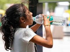 Weather Today: भीषण गर्मी की चपेट में दिल्ली, पारा 46 डिग्री के पार, तस्वीरों में देखें लोगों का हाल