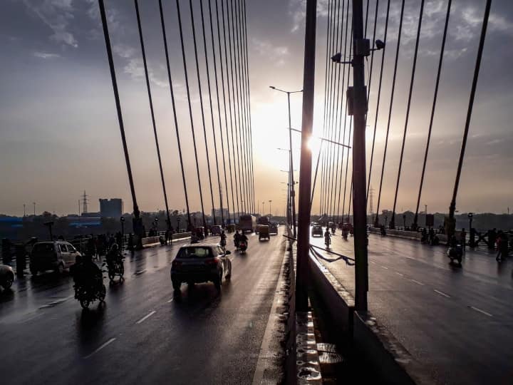 delhi Signature bridge UP border signal free travel news ANN Delhi: सिग्नेचर ब्रिज से यूपी बॉर्डर तक सिग्नल फ्री रोड के लिए तैयारियां शुरू, पढ़ें ये जरूरी अपडेट