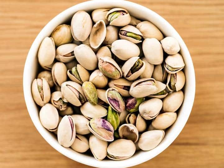 When and how much pistachio should be eaten in a day | पिस्ता हेल्थ के लिए  अच्छा है... मगर ये जान लीजिए ये एक दिन में कब और कितना खाना चाहिए?