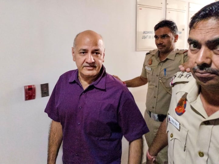 ‘Met After 103 Days, Yet Cops At Door’: Manish Sisodia’s Wife Pens Emotional Letter After Meeti