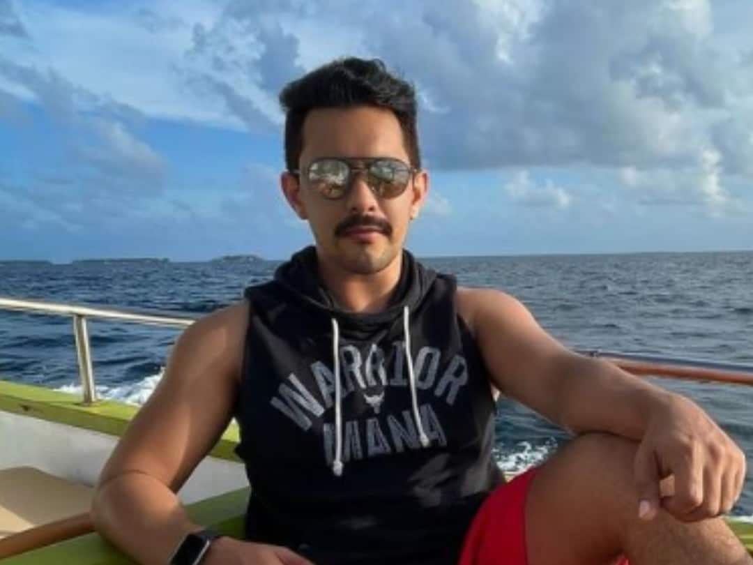 सलमानच्या 'बिग बॉस ओटीटी 2' मध्ये सहभागी होणार? आदित्य नारायण पोस्ट शेअर करत म्हणाला... aditya narayan break silence on rumours of entering in bigg boss ott 2 salman khan show सलमानच्या 'बिग बॉस ओटीटी 2' मध्ये सहभागी होणार? आदित्य नारायण पोस्ट शेअर करत म्हणाला...