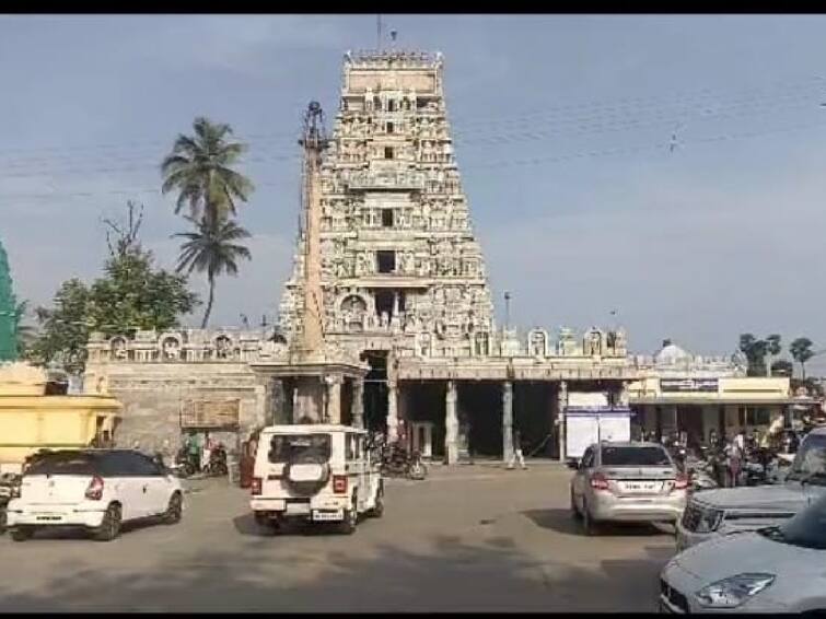 Tirupur police investigation into Attempted theft at Avinasilingeswarar temple TNN திருப்பூர் அவிநாசிலிங்கேஸ்வரர் கோவிலில் திருட முயற்சி ; கோவில் சேதப்படுத்தப்பட்டதால் பரபரப்பு