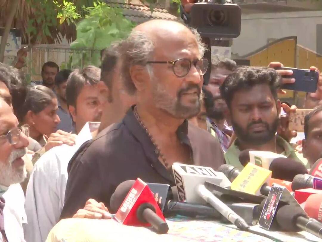 Rajini On Sarath Babu: ”பஞ்ச் டயலாக் வரல, தம் அடிக்கச்சொன்ன சரத் பாபு” - நேரில் சென்ற ரஜினிகாந்த் கண்ணீர் அஞ்சலி Sarath Babu Passed Away Rajinikanth Visited Residence of Veteran Actor to Pay His Last Respects Rajini On Sarath Babu: ”பஞ்ச் டயலாக் வரல, தம் அடிக்கச்சொன்ன சரத் பாபு” - நேரில் சென்ற ரஜினிகாந்த் கண்ணீர் அஞ்சலி